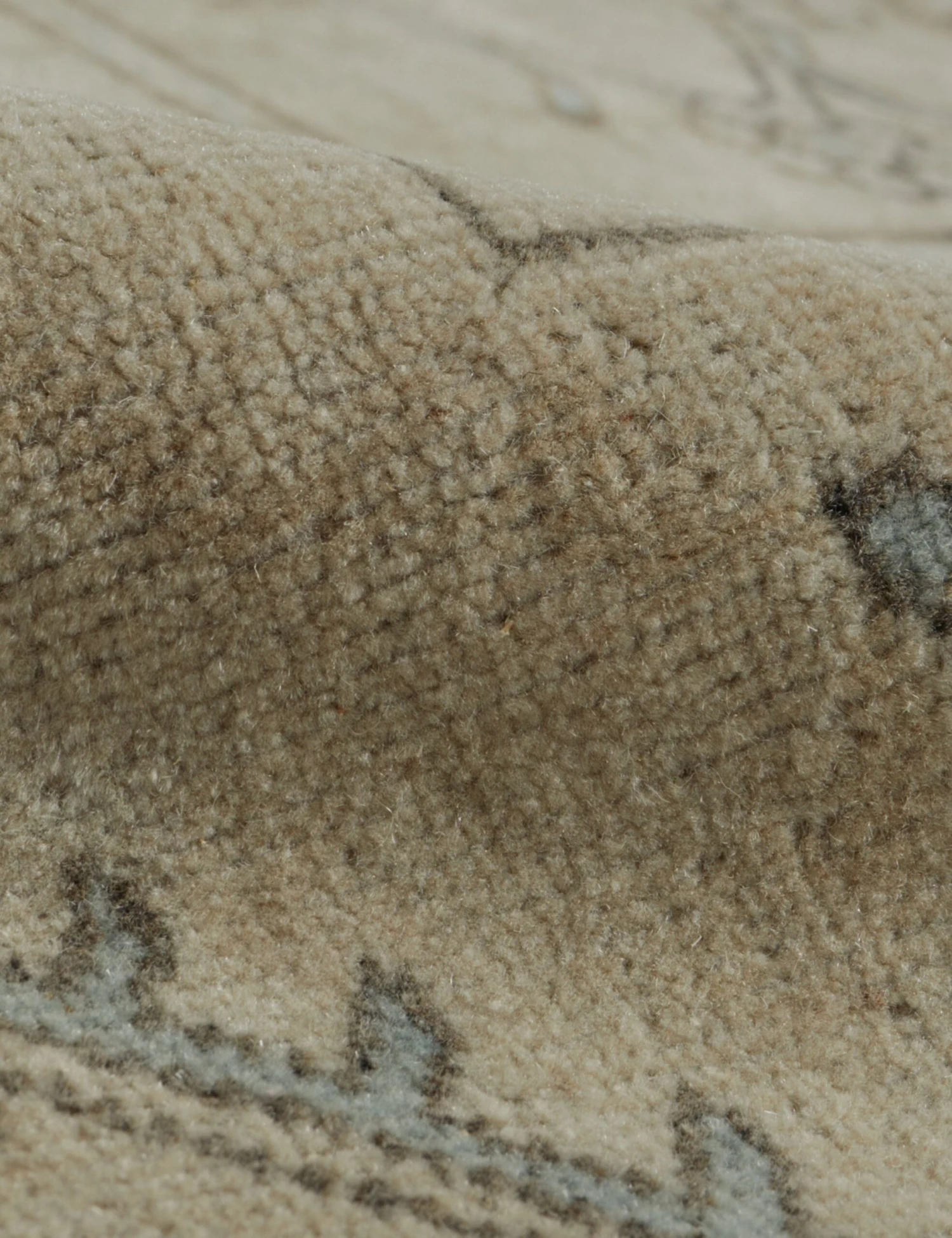 Vintage Turkish Hand-Knotted Wool Rug No. 196, 4'3" X 6'10" - Image 3